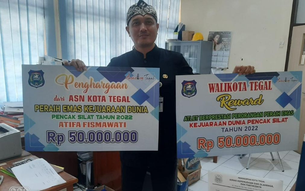 Atifah Fismawati diberi hadiah total Rp 100 juta dari Walikota dan ASN Kota Tegal