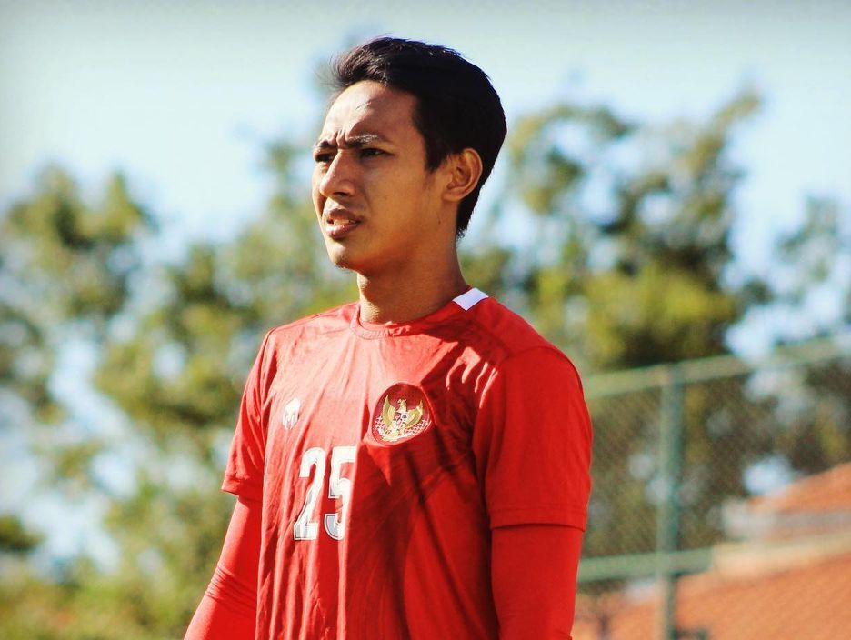 Pemain muda Persib Bandung Beckham Putra Nugraha harus absen dan menjalani terapi serta istirahat selama sebulan setelah mengalami cedera lutut saat melakukan TC bersama timnas U-19 di Jakarta
