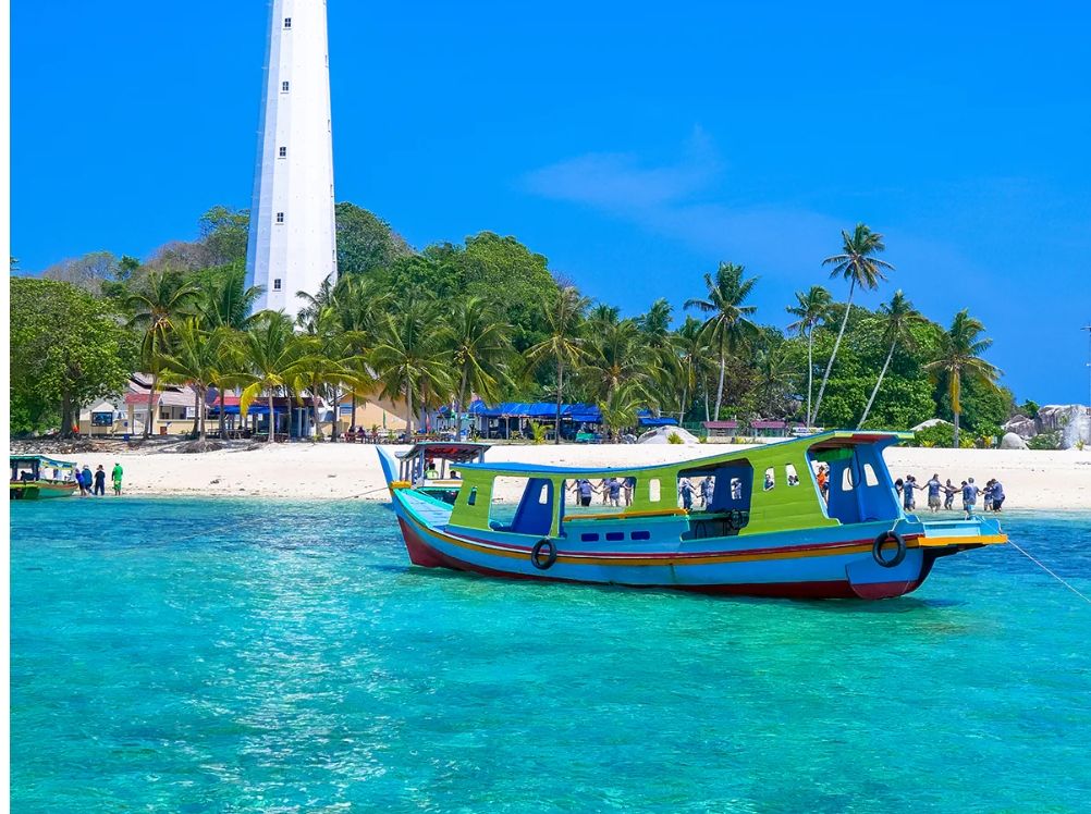 Pulau Lengkuas Belitung. 5 Rekomendasi Wisata Belitung Populer 2023, Nomor 4 Satu-satunya yang Ada di Indonesia!