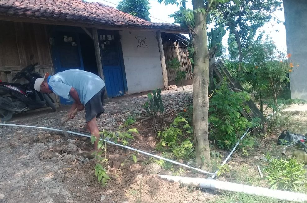 Pemasangan instalasi air bersih di pedukuhan Margajaya Desa Tonggara 