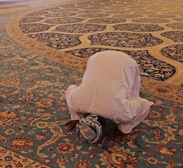 Doa kaya: raih kesuksesan usaha, pangkat dan jabatan dalam karier, diamalkan usai wirid Subuh.
