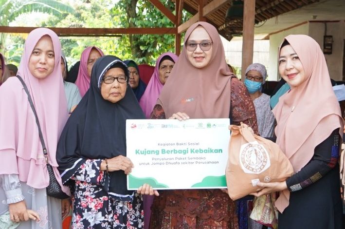 Pupuk Kujang Salurkan Ribuan Paket Sembako Ramadhan Untuk Masyarakat Karawang