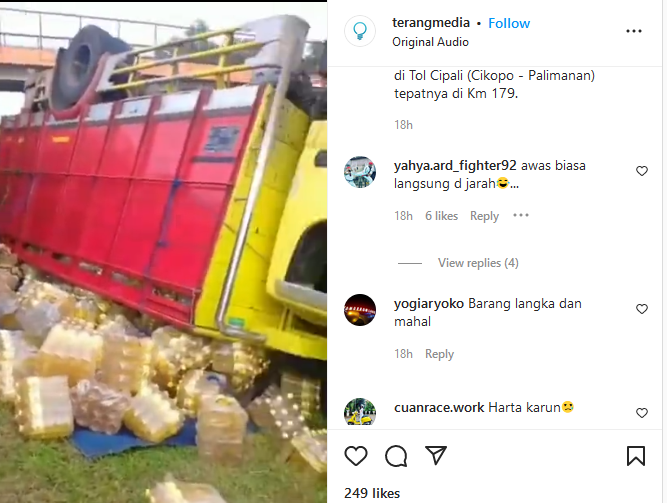 Unggahan video viral yang diduga menampilkan truk pengangkut minyak goreng mengalami kecelakaan.