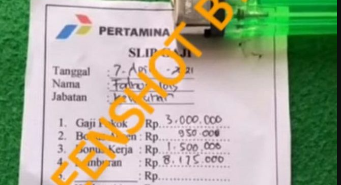  Tangkapan layar foto hoaks yang menunjukkan slip gaji petugas kebersihan Pertamina sebesar Rp13,6 juta. 
