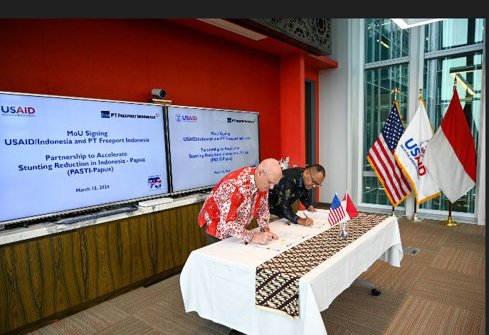 ). Kemitraan ini ditandai dengan penandatanganan MoU PASTI Papua oleh Director & EVP Sustainable Development PTFI Claus Wamafma dan Mission Director USAID Jeffery P. Cohen.