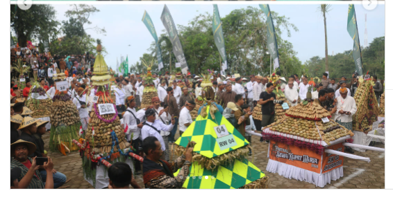 Festival Sewu Kupat Sunan Muria Kudus