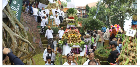 Festival Sewu Kupat Sunan Muria 