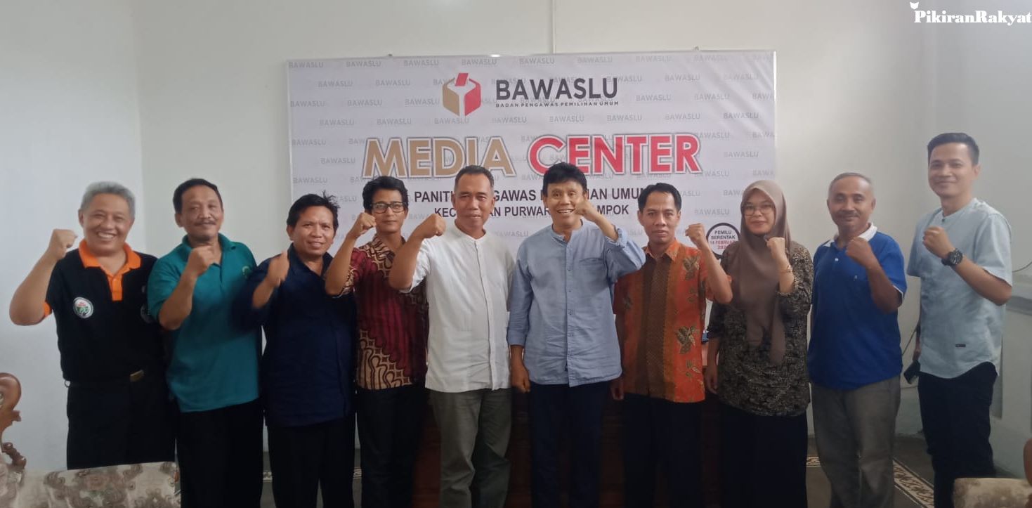 Duduk Bersama, Bahas Seputar Pemilu Serentak Tahun 2024, Ini yang Dilakukan Panwaslu dan PPK Purwareja Klampok Selengkapnya
