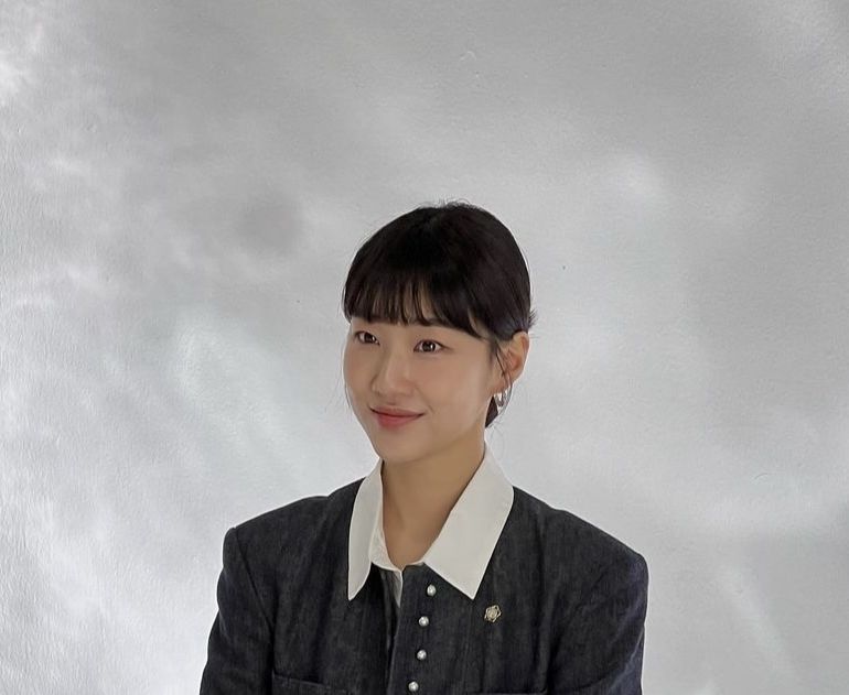 3 Inspirasi Makeup Ala Ha Yoon Kyung, Lawyer Cantik di Extraordinary Attorney Woo yang Memikat Setiap Saat