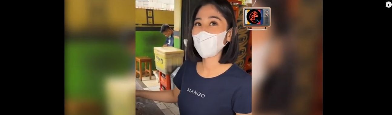 Mirip Dian Sastro Penjual Bakso Cantik Ini Membuat Netizen Heboh