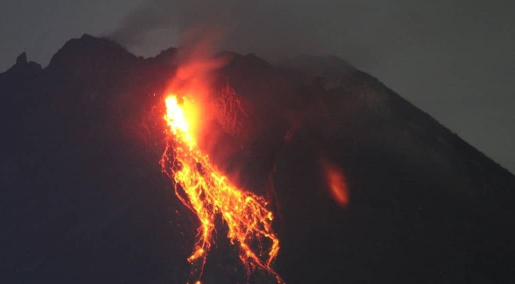 Ilustrasi - Indonesia dikelilingi cincin api Pasifik.