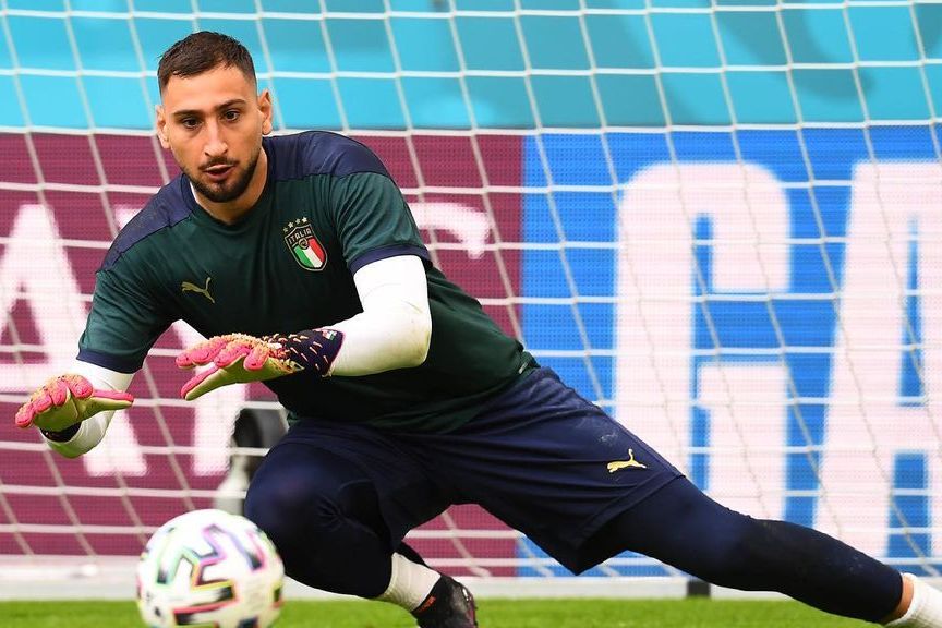 Tulis Surat  Perpisahan  untuk  AC Milan Gigi Donnarumma 8 