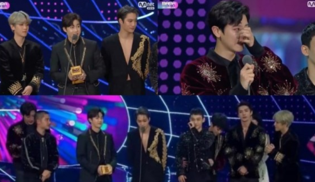 Member EXO menangis saat memberikan pidato kemenangan di MAMA 2017.
