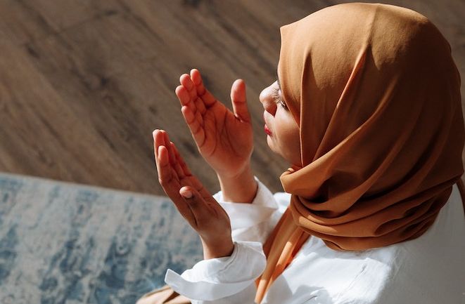 Berikut bacaan doa hari pertama puasa Ramadhan dengan artinya Bahasa Indonesia.
