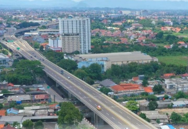Ilustrasi. Gerbang Tol Cileunyi Bandung. Bulan Februari 2022 Tol Cigatas mulai dibangun.