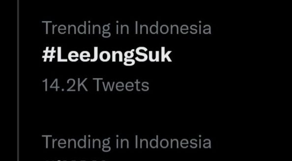 Tagar nama Lee Jong Suk trending  Twitter.