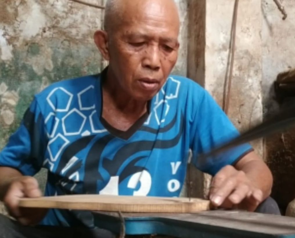  Pengrajin Kayu  di Desa Alasmalang Sebagai Basis Ekonomi 