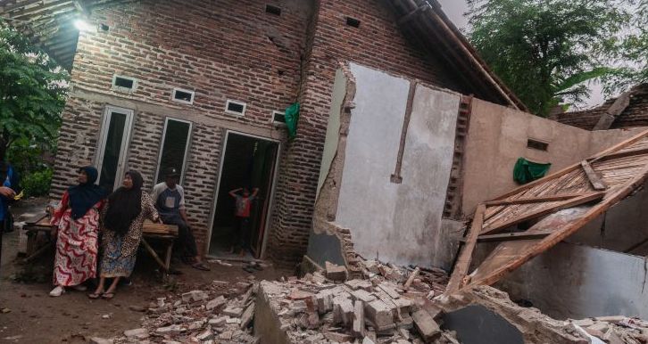 Akibat Gempa Banten, Satu Rumah Warga Roboh.