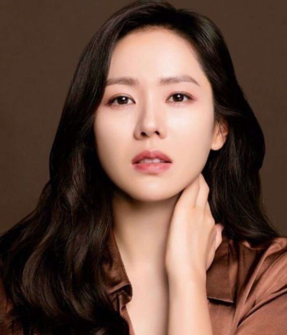 Profil Son Ye Jin Si Cantik Pemeran Yoon Se Ri Di Crash Landing On You