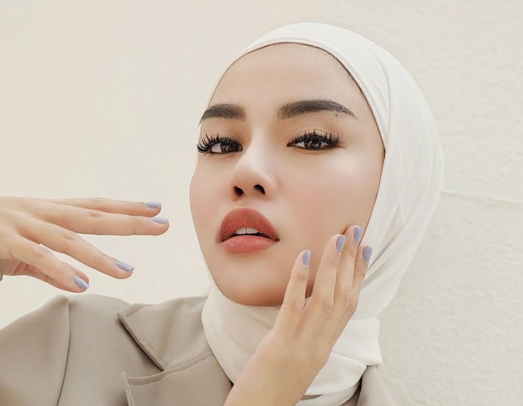 Profil Dan Biodata Medina Zein Selebgram Yang Ditagih Hutang Oleh