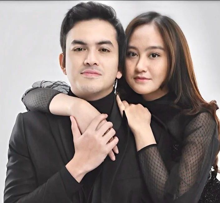 Lagu Aku Wanita Biasa Krisdayanti dijadikan soundtrack sinetron Bidadari Surgamu SCTV.