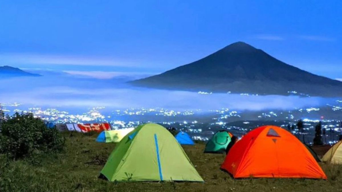 Melepas Stres Dengan Camping Di Buffalo Hill Garut Nikmati Pemandangan