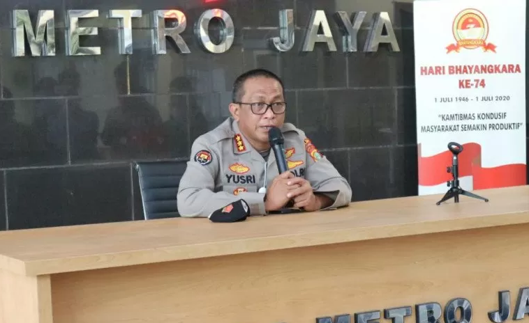 Humas Metro Jaya Kombes Yusri Yunus berikan keterangan Pers di gedung Bid Humas Metro Jaya.