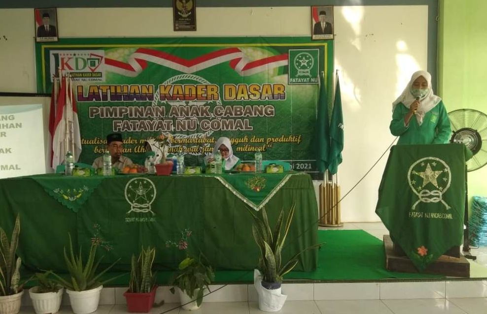 Pimpinan Anak Cabang (PAC) Fatayat NU Comal menggelar Latihan Kader Dasar (LKD) di gedung MWC NU 05 Comal pada Minggu, 20 Juni 2021.