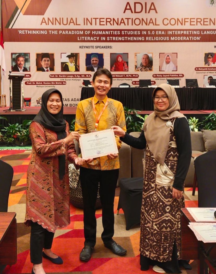  Jurusan Adab, Fakultas Ushuluddin Adab, Universitas Islam Negeri Fatmawati Soekarno (FUAD UIN FAS) Bengkulu aktif mengikuti kegiatan Annual International Conference 2023 yang diselenggarakan di Padang pada tanggal 4-6 Juni 2023.