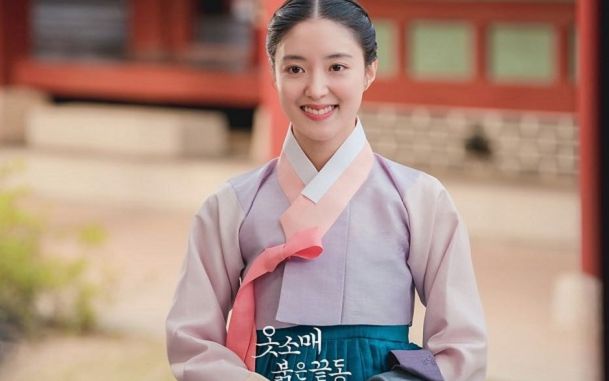 Lee Se Young perankan Selir Seong Eui Bin di The Red Sleeve yang juga dibintangi Lee Junho.