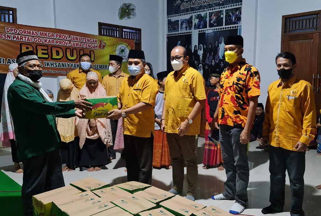 Mkgr Peduli Santuni Anak Yatim Ferry Wawan Cahyono Berikan Semangat Belajar Untuk Anak Anak Panti Asuhan Sinar Jateng