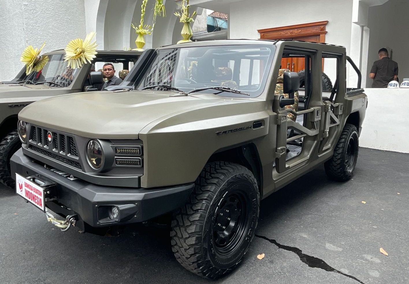 Maung, kendaraan taktis ringan buatan PT Pindad (Persero) yang digunakan Prabowo dan Gibran daftar Pilpres 2024 ke KPU.