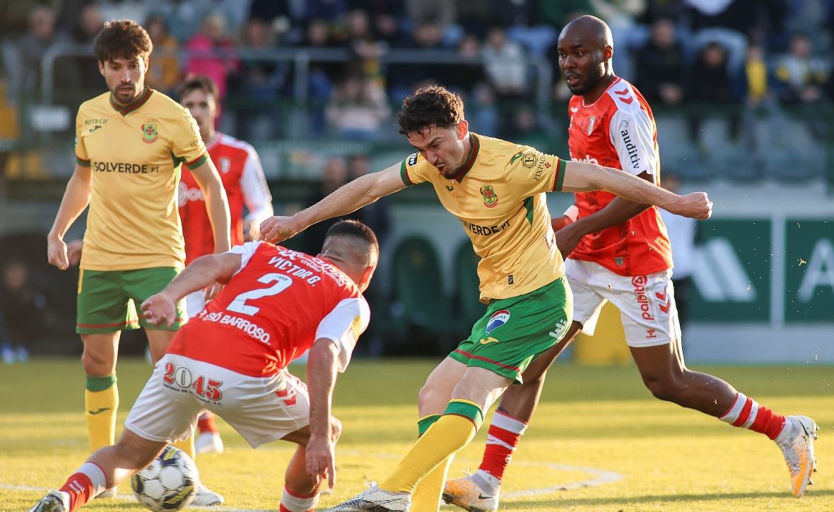 Prediksi skor Pacos de Ferreira vs Benfica.
