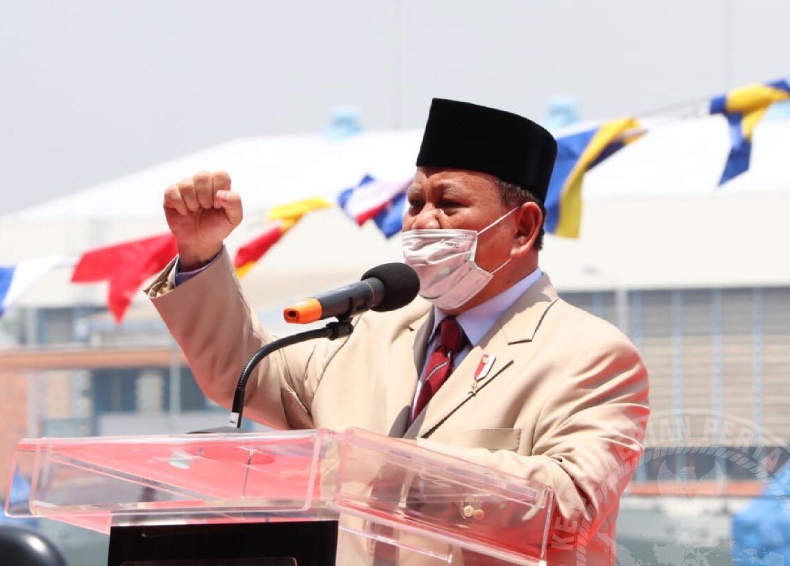 Menhan Prabowo memberikan sambautan dalam serahterima Kapal Selam Alugoro, di PT PAL Surabaya