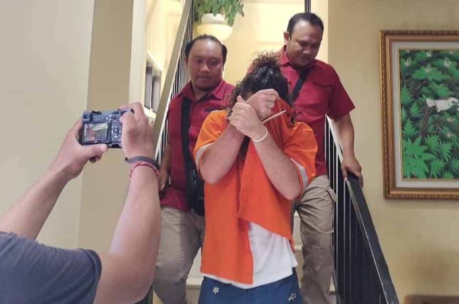 WNA tersangka penipuan asuransi atas nama Aliaksei Bozik asal Belarusia berhasil ditangkap di sebuah coffee shop, Tabanan, Bali.