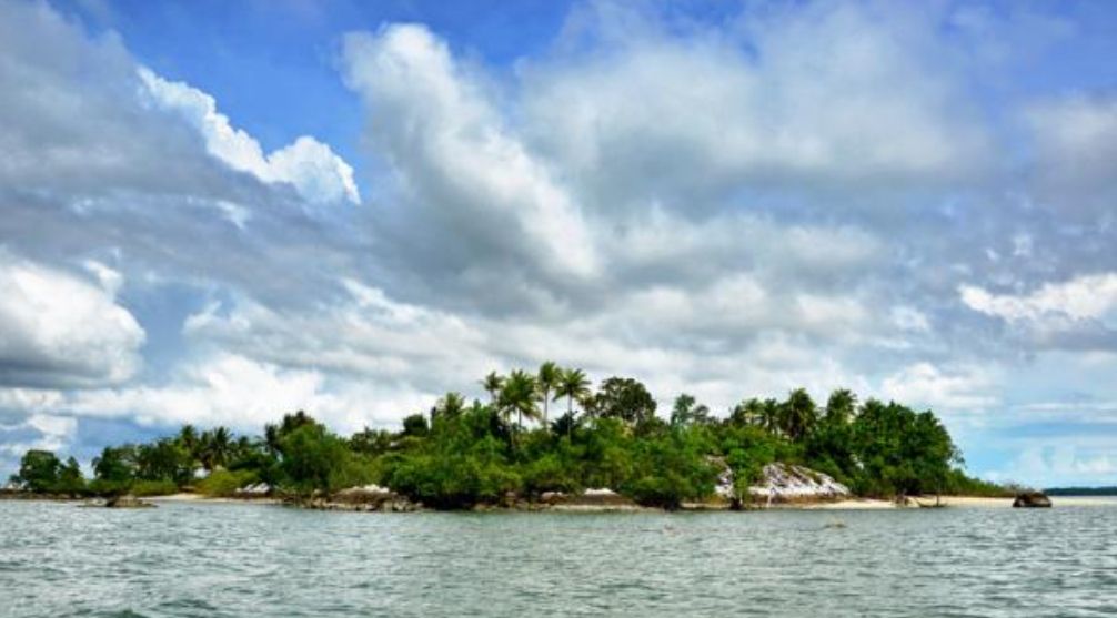 Pulau Nanas Bangka Barat.
