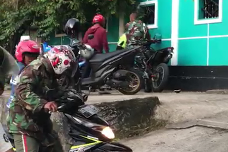 Viral Video Oknum Tni Baku Hantam Dengan Polisi Di Ambon Diduga Karena