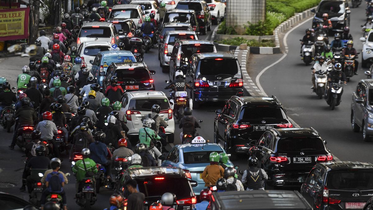 Pemain Cadangan dan Naturalisasi Kembali, Jakarta Macet Lagi