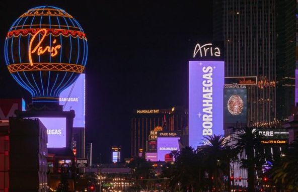 BTS Menyulap Las Vegas Dengan Warna Ungu