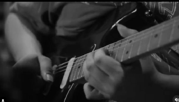 CHORD Gitar Lirik Lagu Bugis Viral, Itaneng Tenri Bolo - Fitri Adiba Bilqis 'Iyapa Makanja Ampe Lao Rialeku'