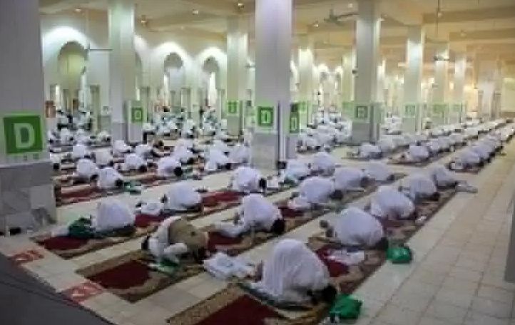 Simak 3 Ancaman Bagi Laki Laki Yang Sengaja Meninggalkan Sholat Jumat Berturut Turut Mantra Sukabumi