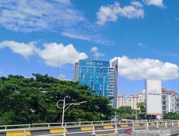 Potret Gambar Langit DKI Jakarta yang Kualitas Polusi Menurun di Tengah Idul Fitri
