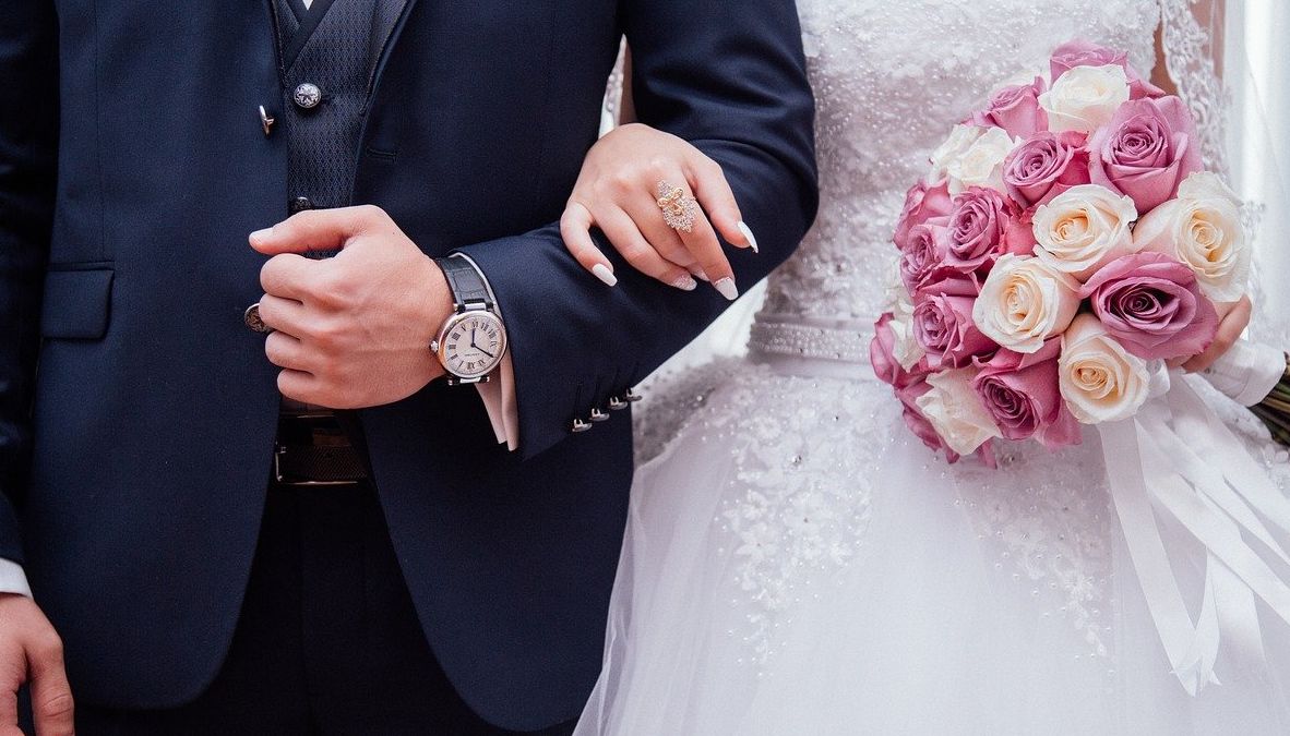 Ilustrasi nikah. Cara daftar nikah online dengan mudah dan gak ribet.