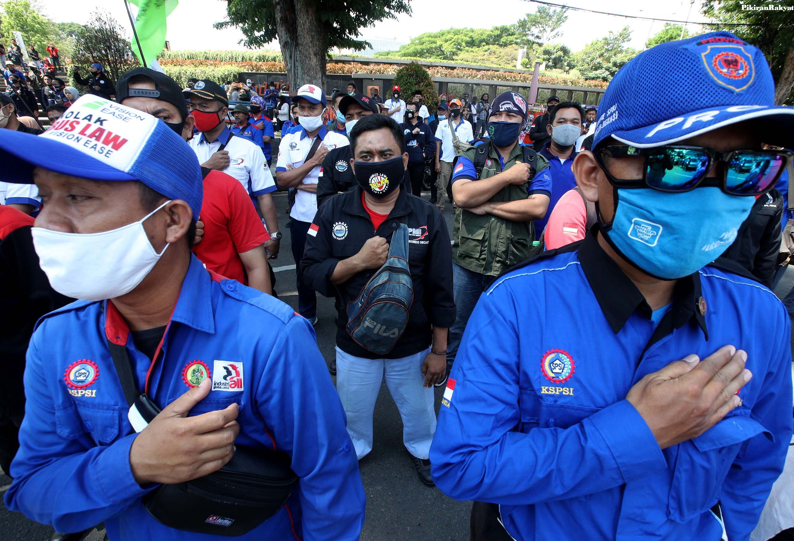 18 Anggota Dpr Positif Covid 19 Uu Cipta Kerja Buru Buru Disahkan Istana Tidak Puas Gugat Ke Mk Pikiran Rakyat Com