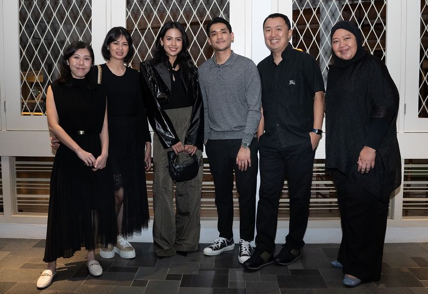 CEO Trinity Entertainment Group, Yonathan Nugroho bersama Afgan dan Maudy Ayunda