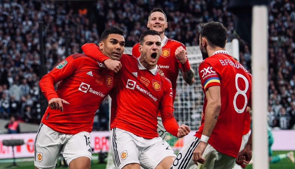 Duel Manchester United vs Fullham tersaji di Old Trafford Minggu, 19 Maret 2023, jam 23:30 WIB.