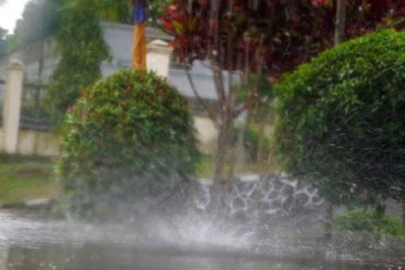 Hujan deras disertai angin dan petir diprakirakan BMKG masih berpotensi mengguyur sejumlah wilayah di Kota Bandung Senin 27 Maret 2023.
