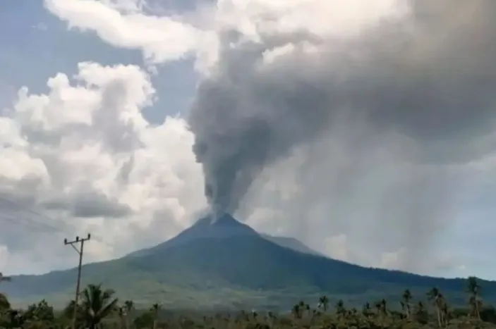 Info Terkini! Gunung Lewotobi Laki-Laki Di Flores Timur NTT Berdasarkan ...