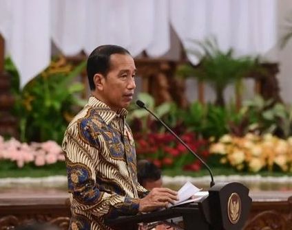 Jokowi dalam rapat sidang kabinet paripurna tahun 2023 di Istana Presiden. 