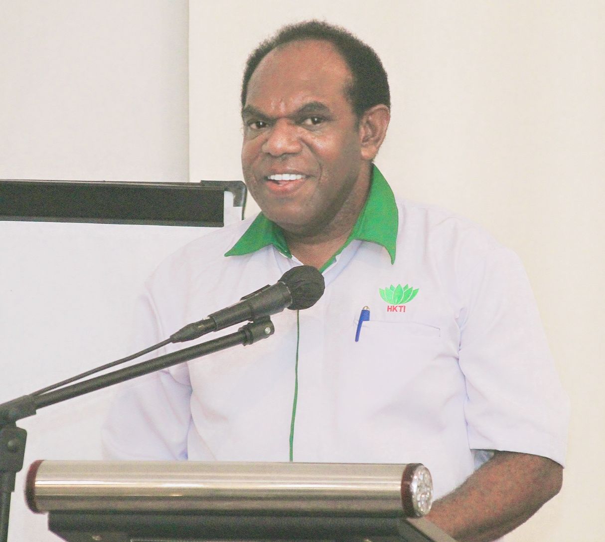 Ketua DPD HKTI Papua yag baru, Piter Gusbager, SHut, MUP, saat memberikan sambutannya.